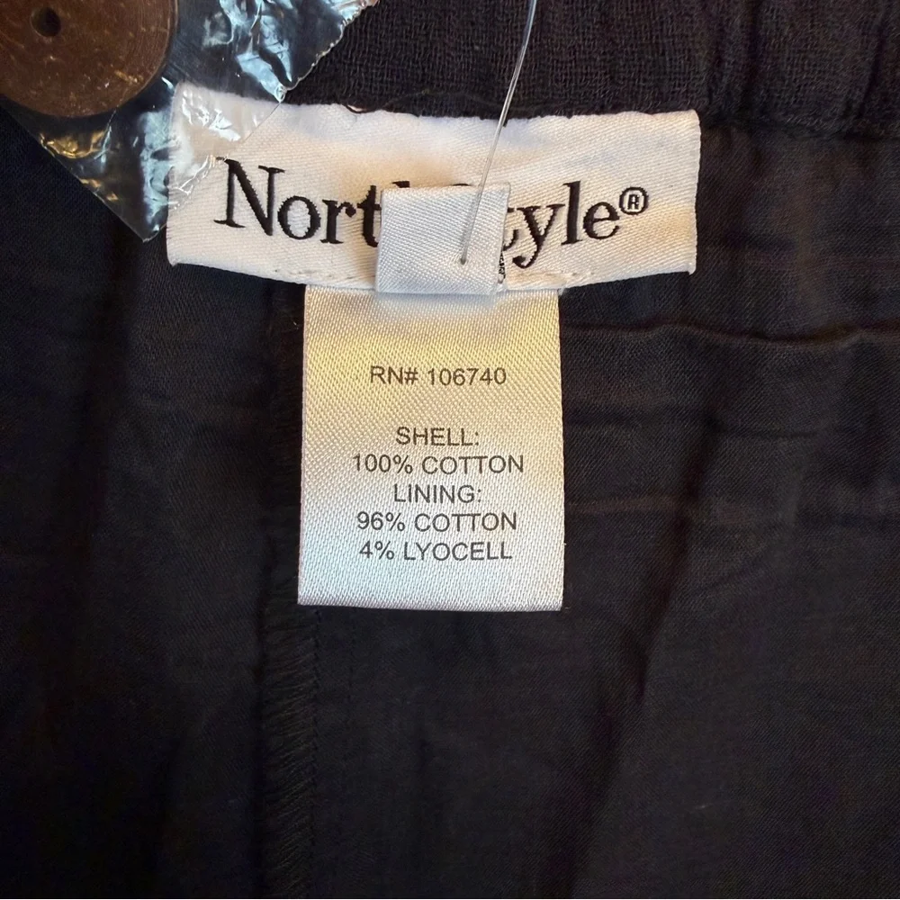 NWOT NorthStyle Black Cotton Wide-Leg Pants with Button Accents 2X - Picture 7 of 8
